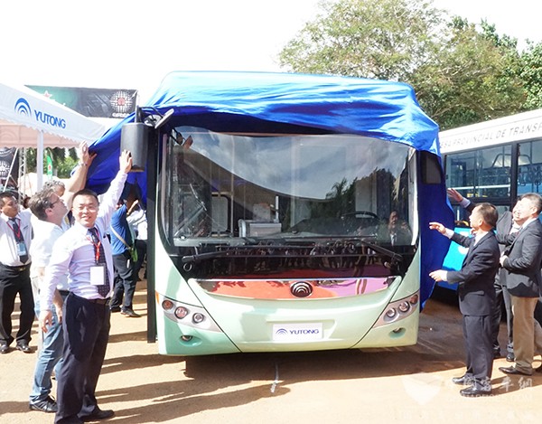 广西贺州：190台纯电动新能源公交车“上岗”