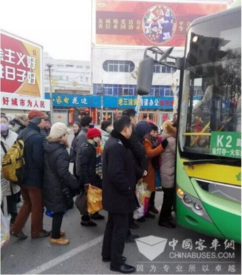 河南新乡：春节期间公交运送乘客140.4万人次