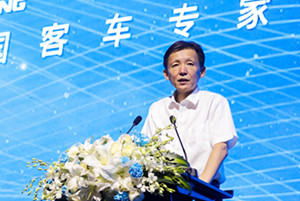 金龙客车龙威Ⅱ代新品发布会王奇英讲话  金龙客车龙威Ⅱ代新品发布会王奇英讲话