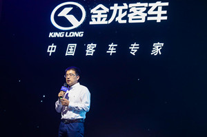 金龙客车工程研究院副院长苏亮解读龙威Ⅱ代 金龙客车工程研究院副院长苏亮解读龙威Ⅱ代