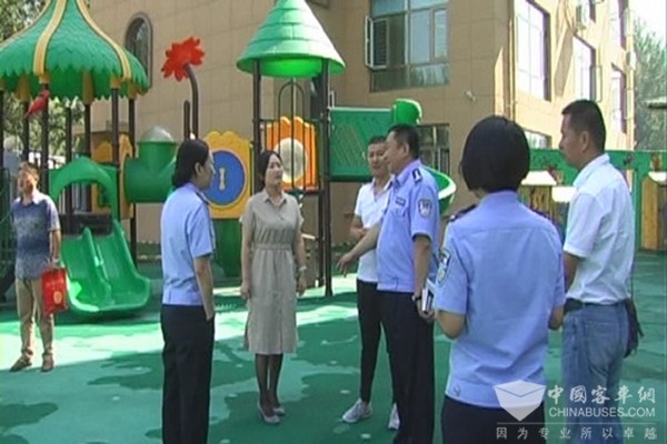 河北廊坊：交警协同多部门共同开展校车安全交流会