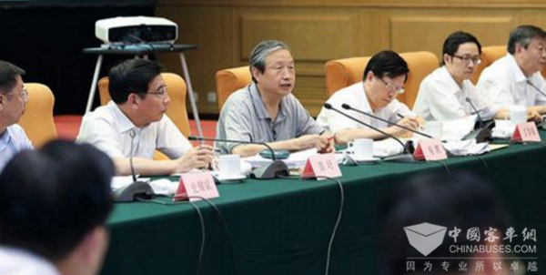 新能源汽车创新政策将出 推动电池等核心技术攻关