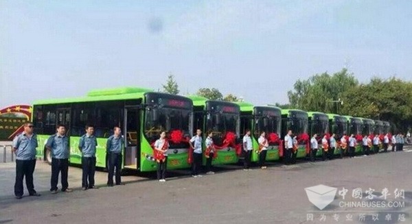 河南濮阳：清风县3条线路投入20辆新能源公交