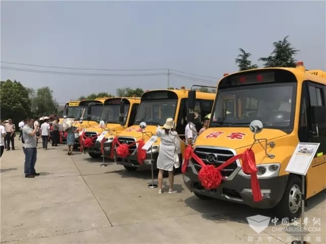 护航上学路，安凯“百城千校”公益行掀关爱校车安全热潮