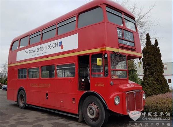 装配艾里逊变速箱的1962双层客车获得低排放客车认证