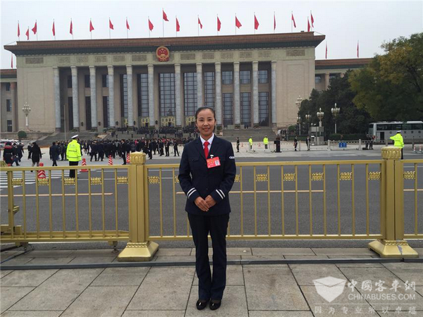 公交人：传递十九大精神，推动绿色出行