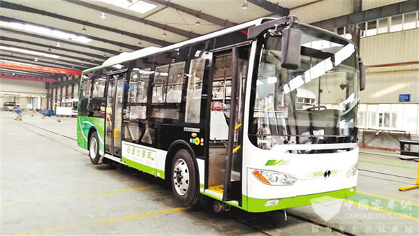 “西南铝造”全铝车身轻量化客车成功组装