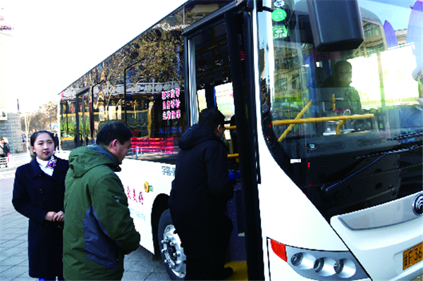 甘肃敦煌：50辆新能源公交车投运