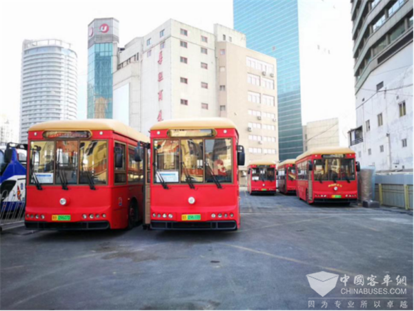 老青岛 新公交 行驶在青岛街头的“银隆风景”