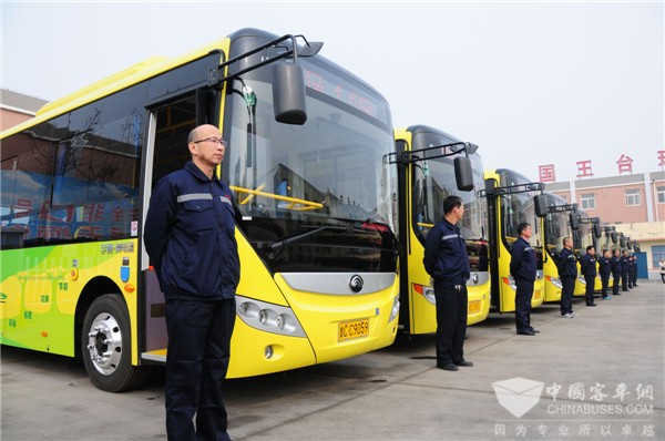 山东高青：新能源智慧公交车投入运营 