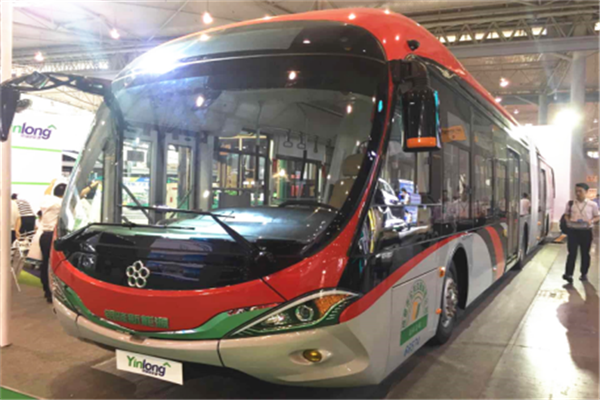 银隆18米“中国红” 闪耀蓉城新能源汽车展