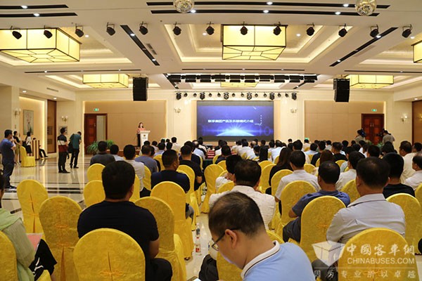 北京营销公司副总经理许晓丽介绍联孚集团及乐陵合作模式