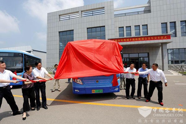 发车仪式头车揭幕