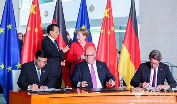 中德签署《关于自动网联驾驶领域合作的联合意向声明》