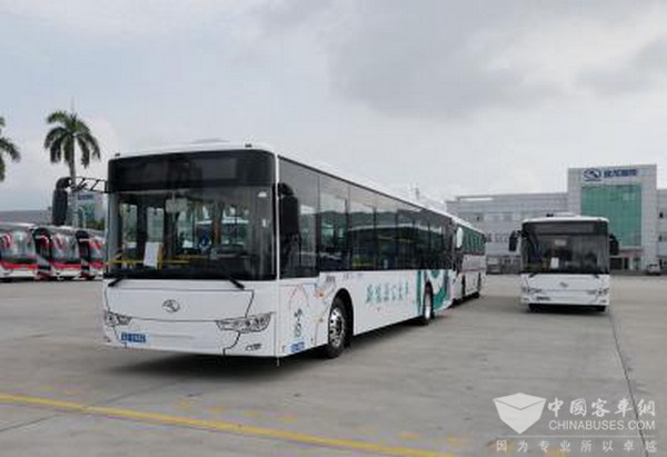 大暑正伏天, 金龙客车“阵阵清风”吹入富阳