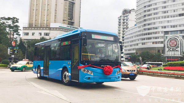 云南曲靖：公交换新 多条线路更换为新能源客车