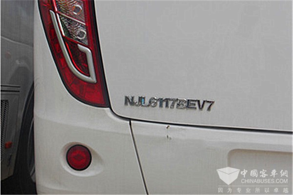 南京金龙NJL6117BEV客车(纯电动24-53座)