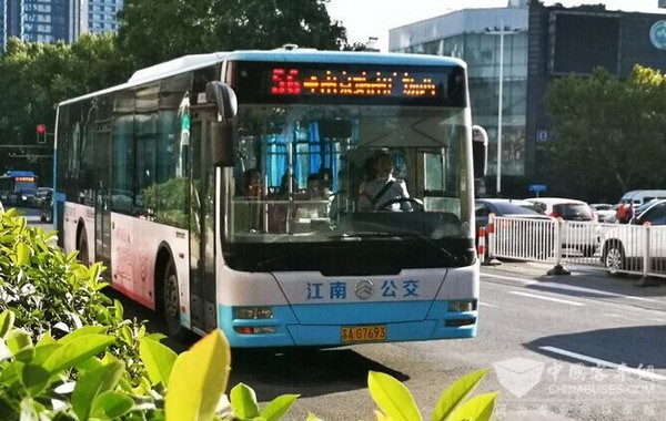 南京公交：国庆假期平安运送乘客近1300万人次