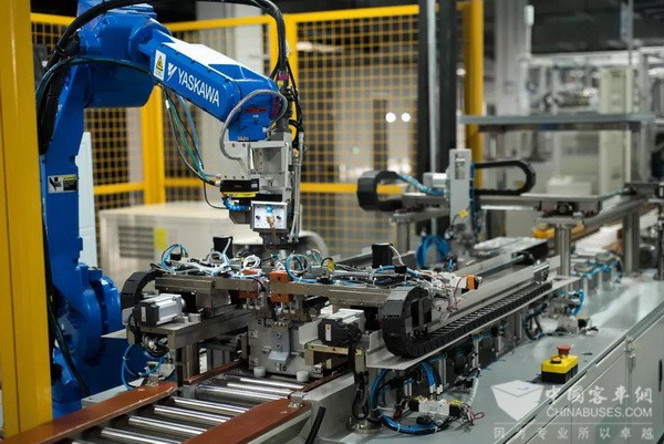 为用户负责到底，微宏荣获五星级售后服务权威认证