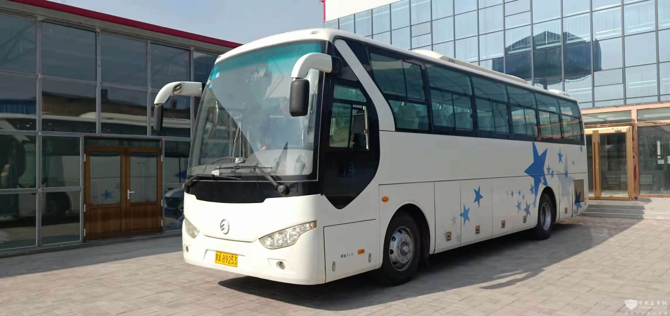 出售9成新金旅55座客车