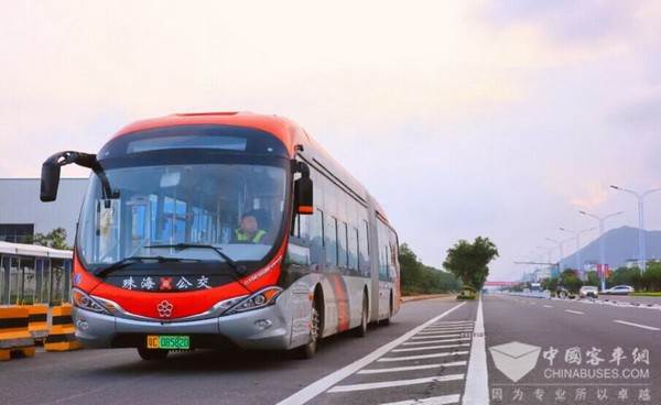 服务航展 | 银隆18米海豚公交霸气登场