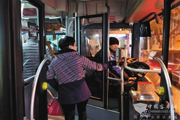 北京：超7成公交有安全门 配一名乘务管理员