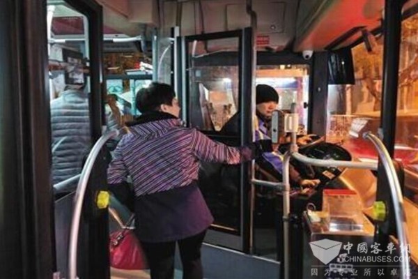 为保障公交司机安全，更要搭建“无形的安全门”