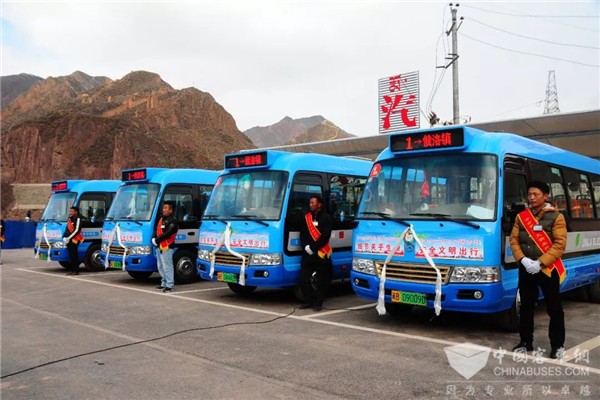 西藏：昌都市首批新能源1、2号线路公交车开通试运营啦！