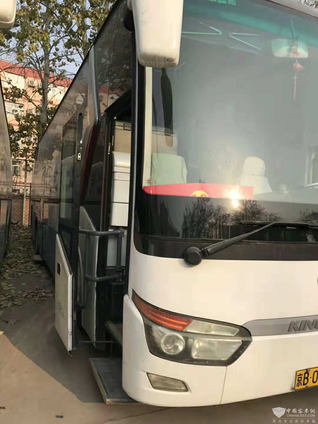 51座金龙大腰带大客车低价批发转让 