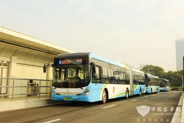 中车电动18米“巴客龙”上海投运