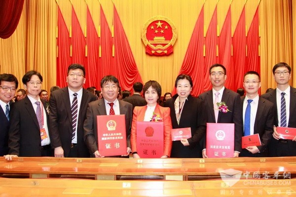 荣登国家科技创新最高领奖台 东旭集团获国家科技进步一等奖