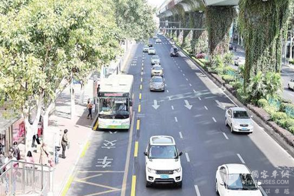 厦门：首条公交专用道周五“上线”
