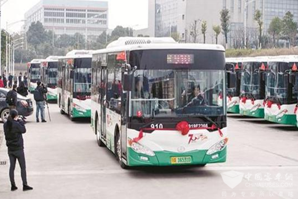 武汉：50辆汉产新能源公交车上线运营