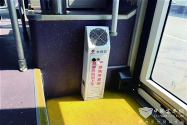 南京：10条公交线今年将装车危仪 保障出行安全