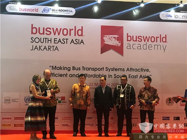 世界客车的大展台 首届世界客车博览会东南亚客车展在雅加达隆重开幕