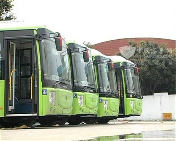 江苏镇江：310辆多功能新能源公交车陆续投入使用