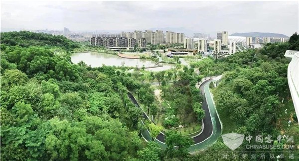 金龙“阿波龙”无人驾驶巴士进驻福州，助力打造福建首座人工智能公园