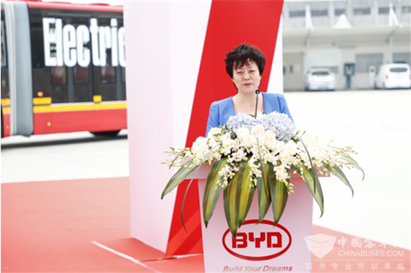 超大容量BRT客车电动化，比亚迪再创世界之最
