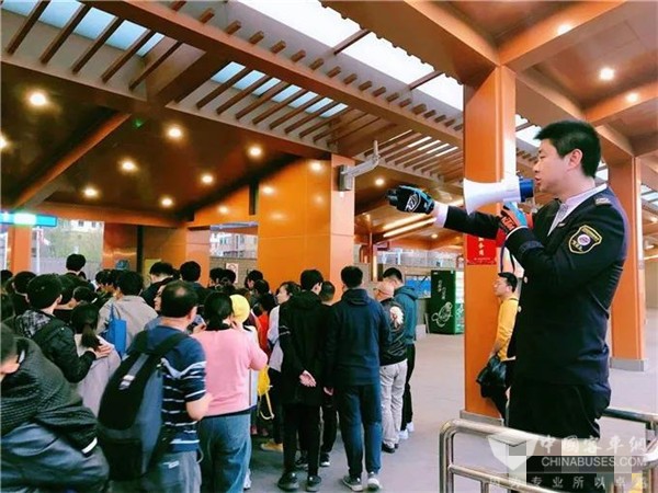 北京：清明北京公交运客1959万人次，比去年增长16.04%