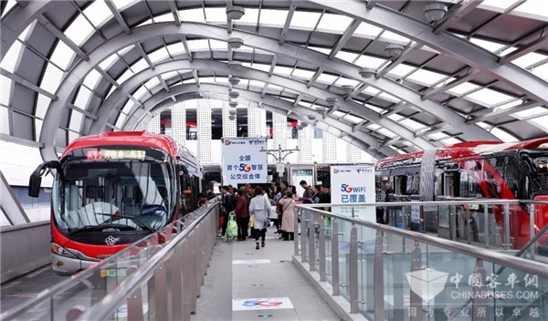 四川：刷脸乘车、5G+AI、高速上网……全国首个5G智慧公交综合体已建成