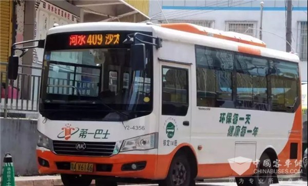 TA用手绘记录广州公交的变迁史