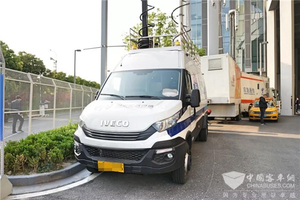 上海车展|进口依维柯变身移动通讯保障后勤兵