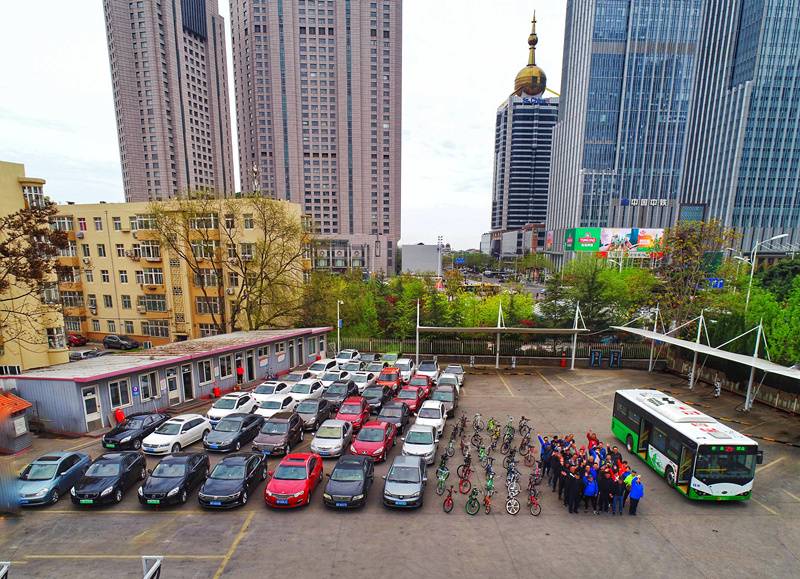 青岛体验：一辆公交客车相当于多少辆私用车?