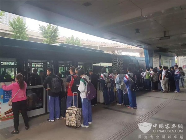 山东：五一小长假 济南公交运送乘客795万人次