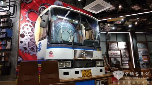 历久弥新 城市记忆里的亚星客车