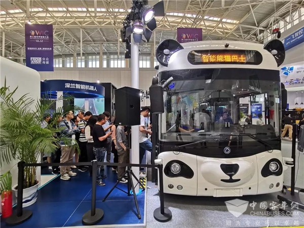 天津：“网红”自动驾驶公交车在天津生态城试运行