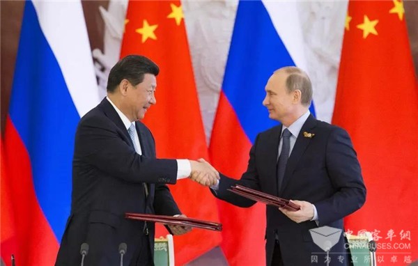 来自“中国制造”的魅力 宇通客车用品质献礼中俄建交70周年 