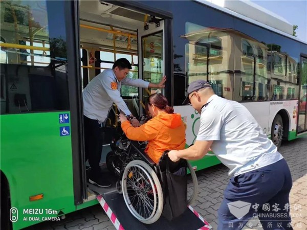 山东：端午假期 青岛公交运送乘客566万余人次126条线路调流护航高考