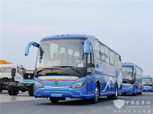 无惧低温考验，亚星“金刚”纯电动豪华旅游客车再赴冰城