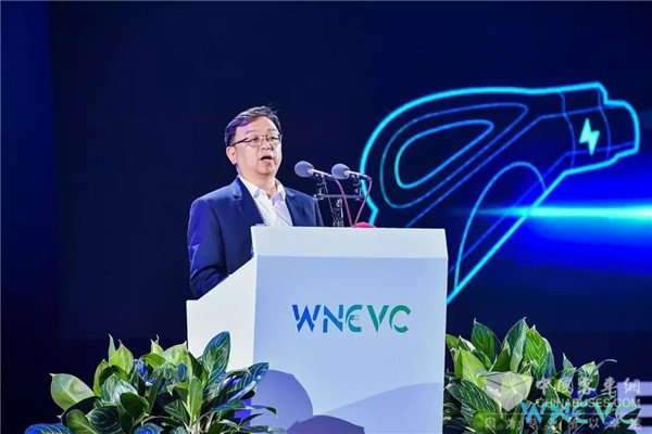 比亚迪董事长兼总裁王传福：中国新能源汽车高速增长的“列车”不会放慢